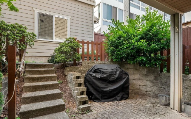 Seattle Vacation Home: Life's A Game
