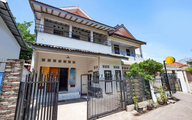 SPOT ON 1942 Asia Residence