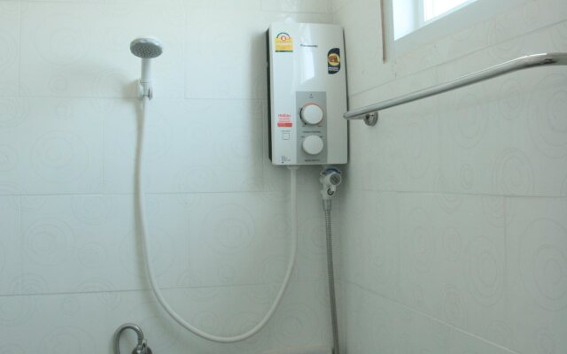 Perm Poon Sup Apartment
