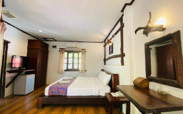 Alongkot Beach Resort Khanom