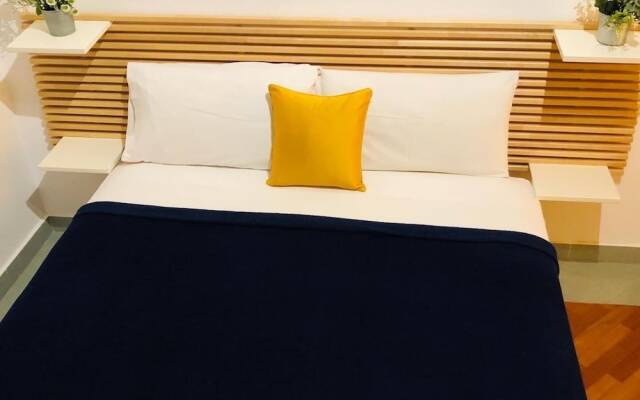 Santa Maria La Nova 21 B&B