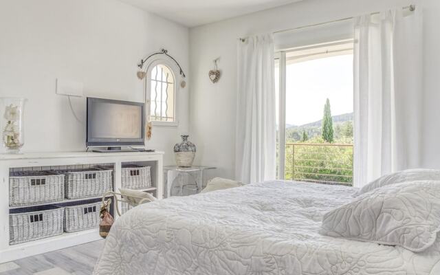 Villa in La Cadiere-d'azur With Private Pool