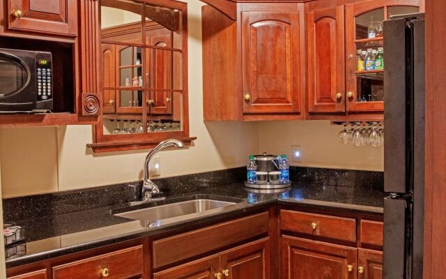 Hotel Roanoke & Conference Ctr, Curio Collection by Hilton