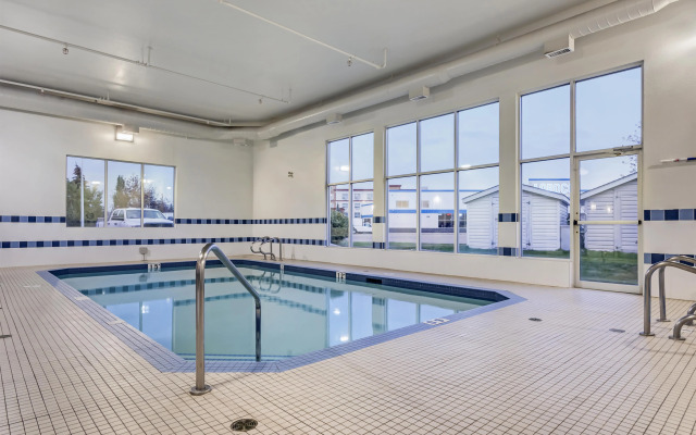 Best Western Plus Red Deer Inn & Suites