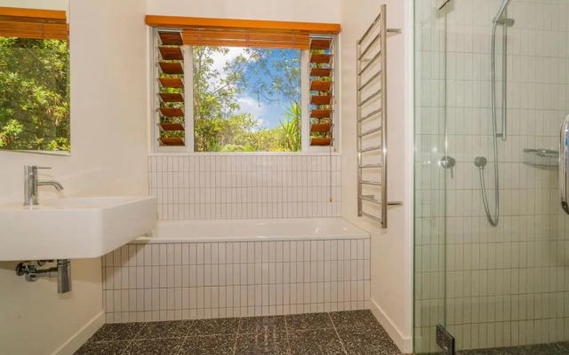 The Golden Hideaway - Matarangi Holiday Home