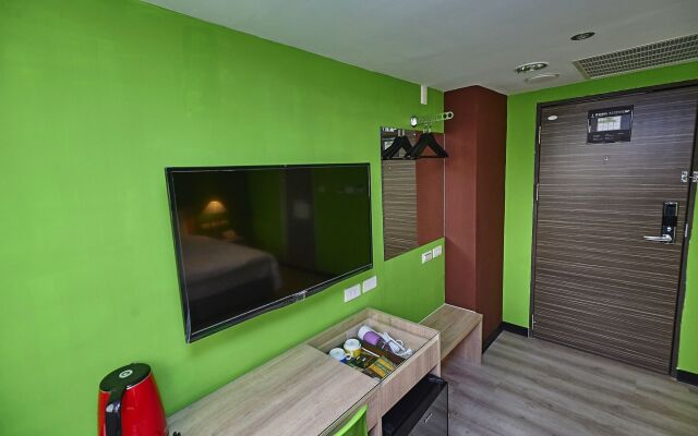 Lily Hotel