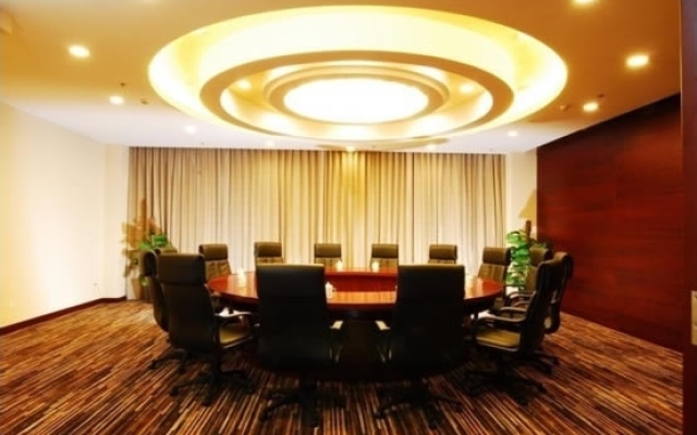 Yulong International Hotel