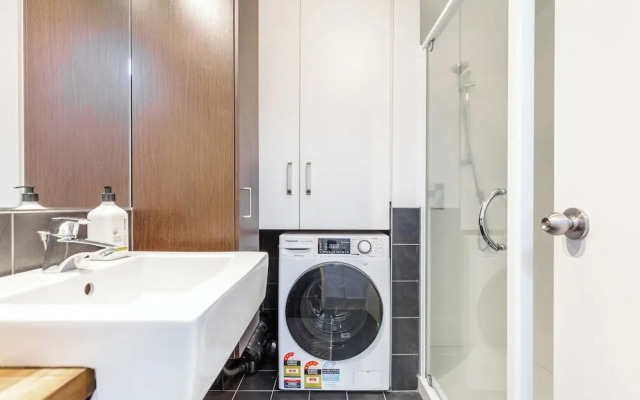 Central 3BR Full Kitchen & Amenities Zodiak Stays