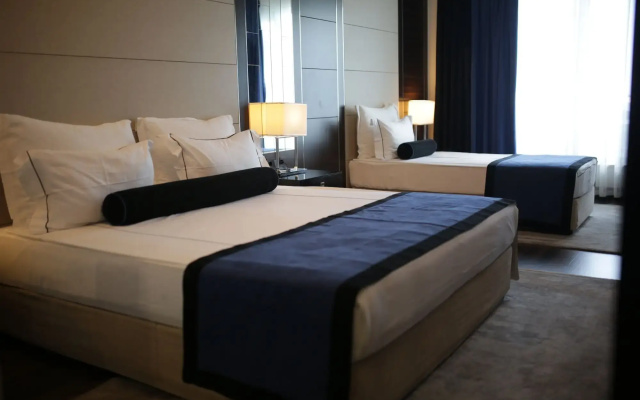 Northdoor Hotel