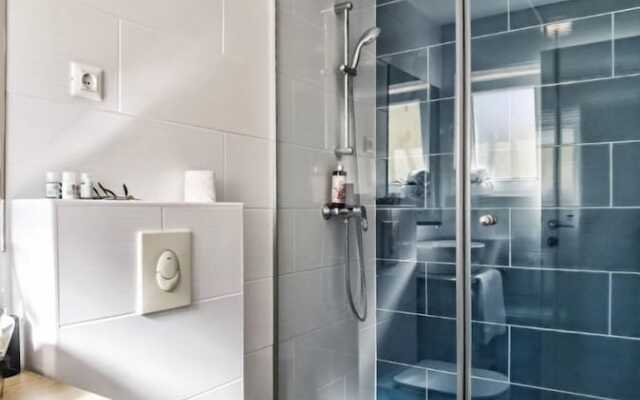 Boutique Rooms - With Pool - 3 - R103