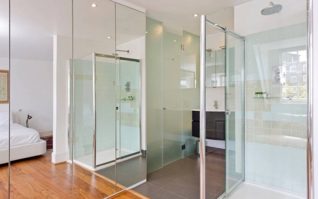 Beautiful 2 Bed W Roof Terrace in Holland Park