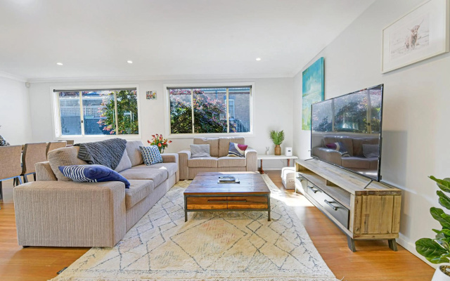 Cottage on Lords – Guest Rooms – Orange