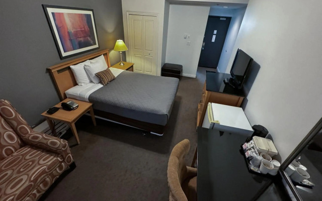 Met Hotel