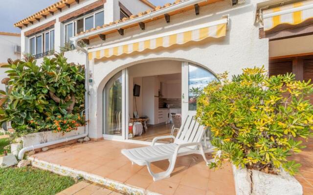 Well equipped 1 Bedroom Bungalow