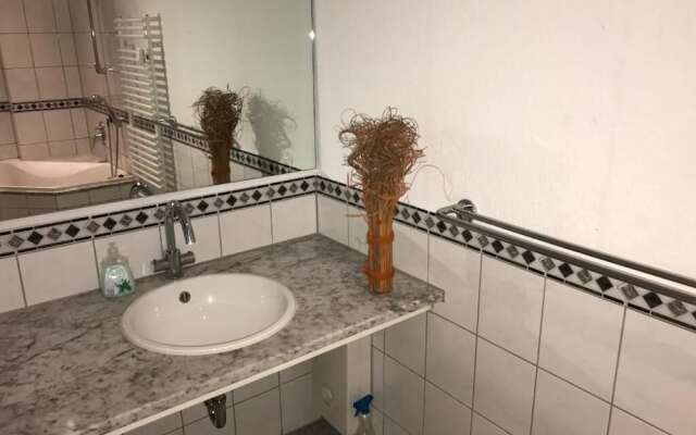 A&S Hostel Bonnerstr. 64