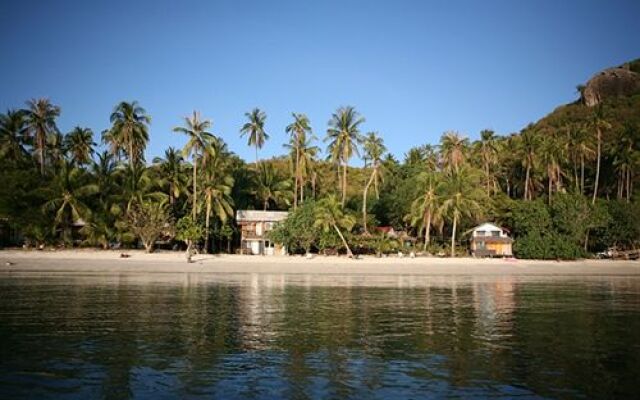 Lighthouse Bungalows and Restaurant