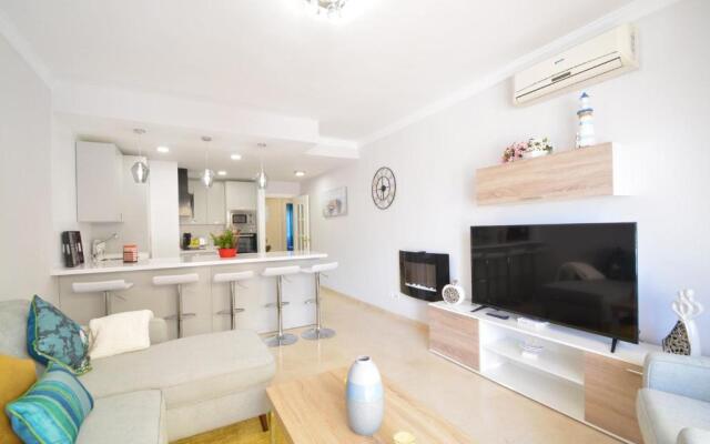 Luxury beach side apartment in Marbella Playa