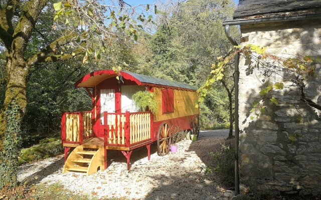 La chaumière et sa Roulotte