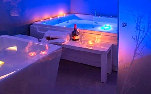 ETNEA 208 LUXURY JACUZZI SUITE Catania