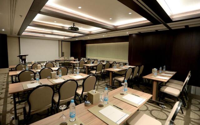 Gefinor Rotana Hotel