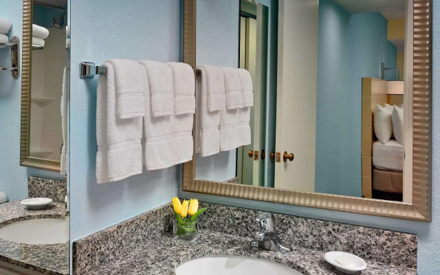 Sonesta Simply Suites Cleveland Westlake