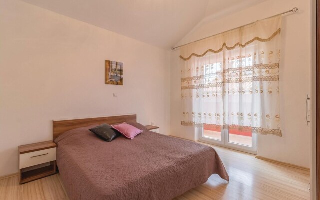 Stunning Home in Pula With Wifi and 7 Bedrooms