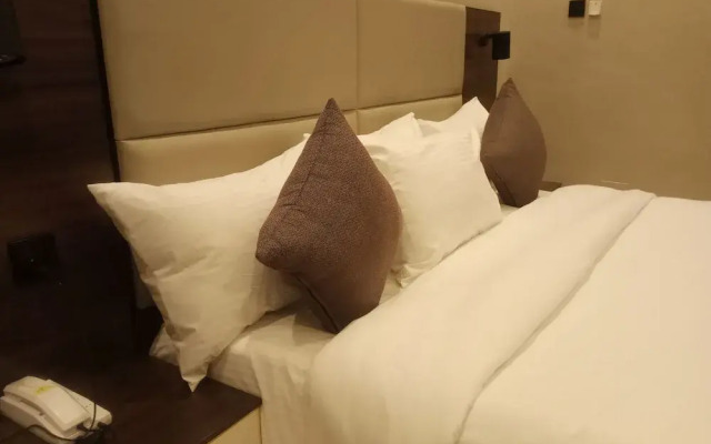 Ringruby Hotel, Oduduwa Way