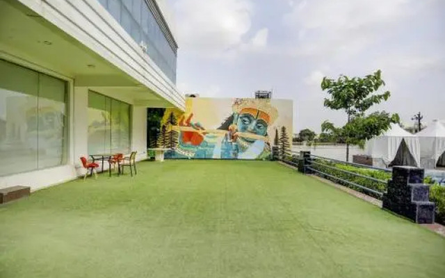 OYO 89612 Hotel Red Stone