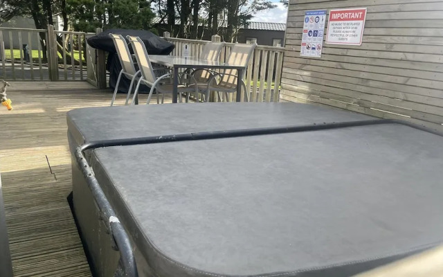 Pet Friendly 2-bed Lodge Near Preston & Blackpool