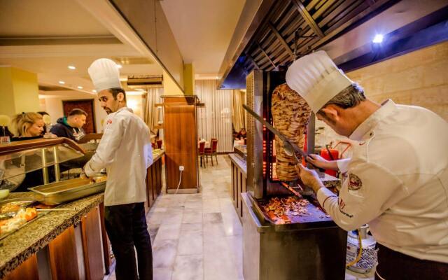 Tassaray Hotel