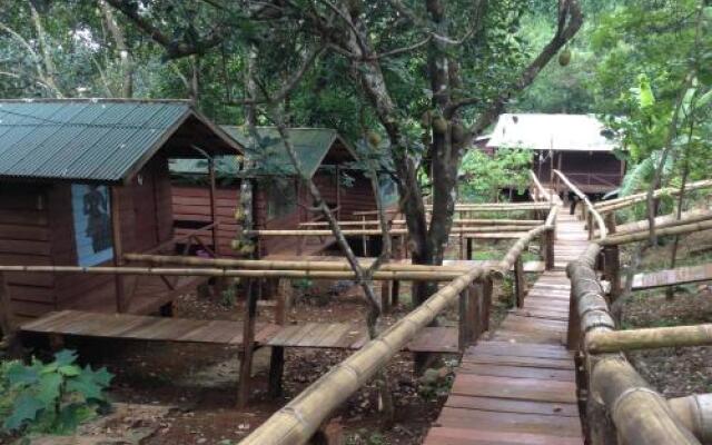 Happy Elephant Bungalows