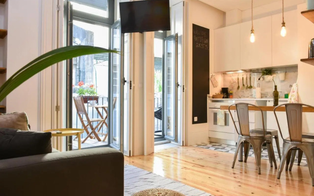 Peaceful & Cozy Studio w/ Balcony