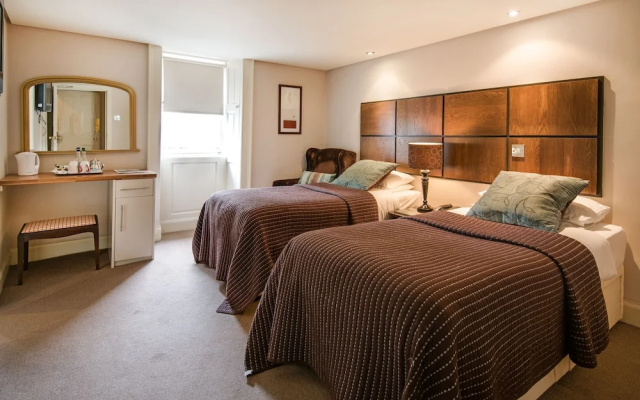 Queens Head Hotel