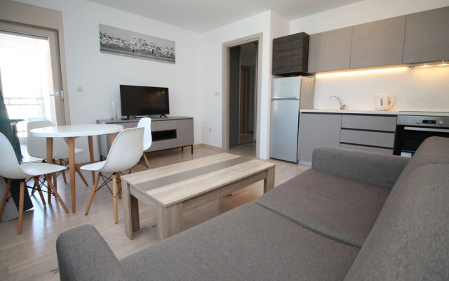 Fontana Lux Apartments