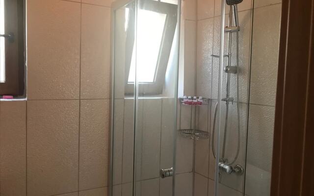 Infinity Amintas Apart