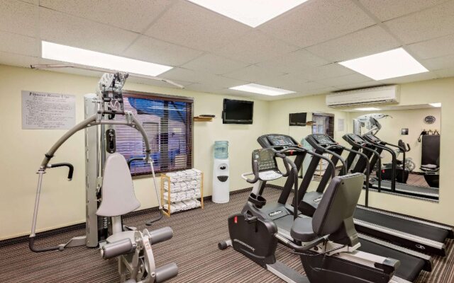 Super 8 by Wyndham Kapuskasing