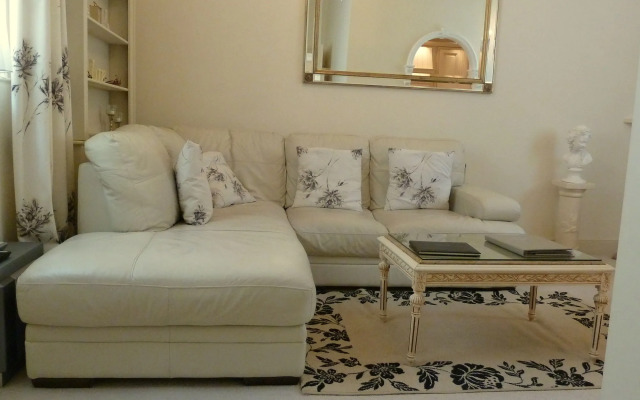 Hesketh Crescent Apartment