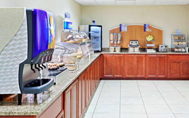 Holiday Inn Express Hotel & Suites Chehalis - Centralia