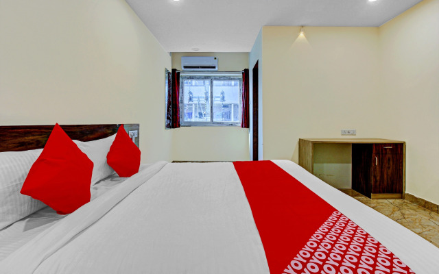 AB7 Residency by OYO Rooms