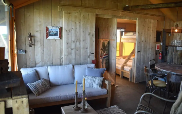 Kidz Lodge in Zon Zee Strand With Play Area