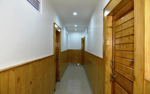 OYO 8455 Hotel Akash