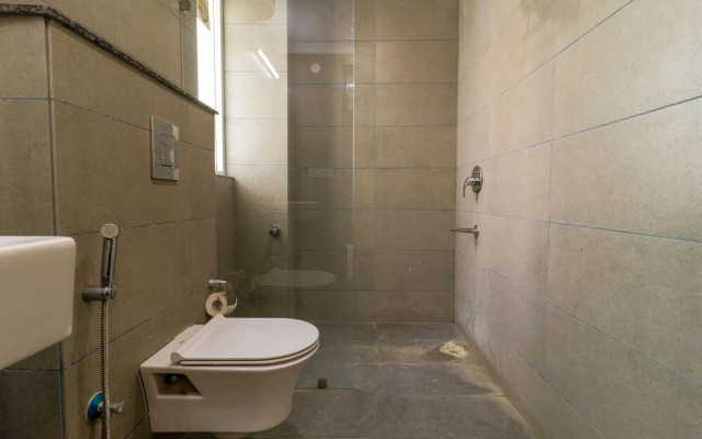 Tipsyy Inn Suites 007