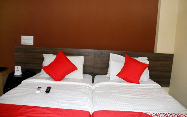 OYO 23423 Hotel Malabar Palace