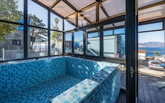 Geojedo Sea and Pool Villa