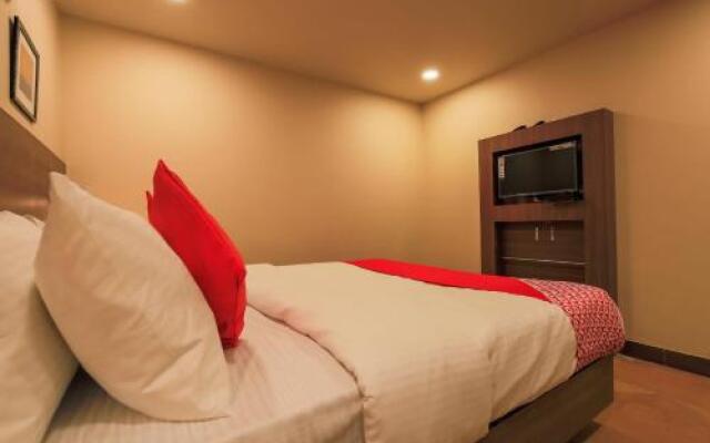 OYO 18951 City Xpress Hotel Rooms