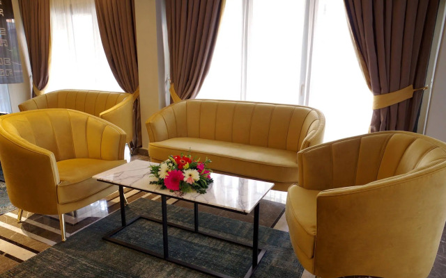 Peyk Hotel