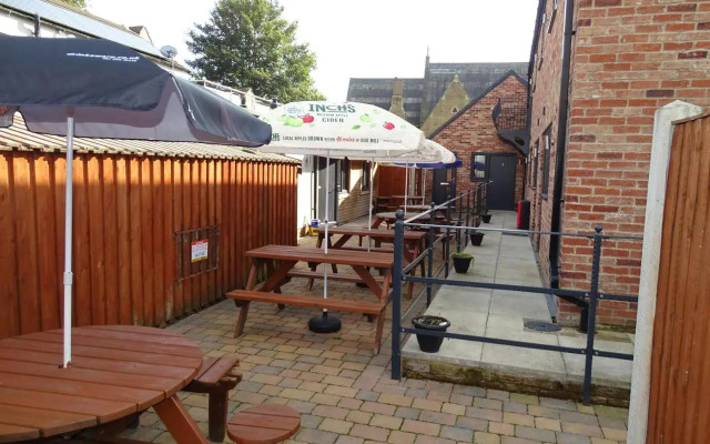 Odddfellows Hotel Bar And Grill