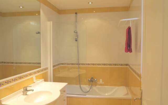 Studio Commandant André 12