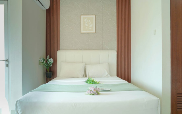 Elegant And Homey Studio At Grand Kamala Lagoon Apartment
