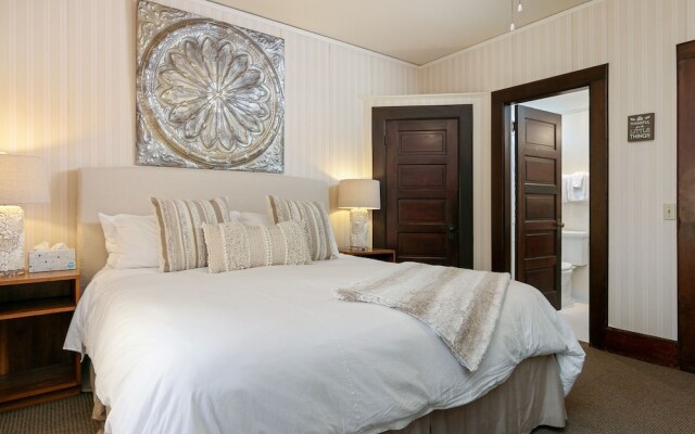 New Listing! The Victoria Suite At De La Vina Inn Studio Bedroom Hotel Room